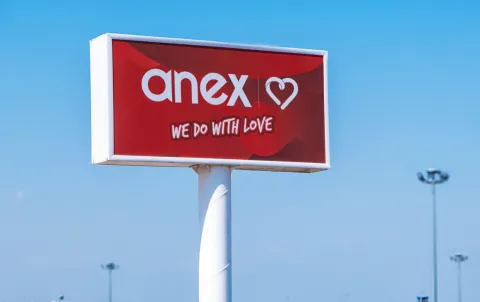 anex antalya havalimanı totem reklam uygulaması